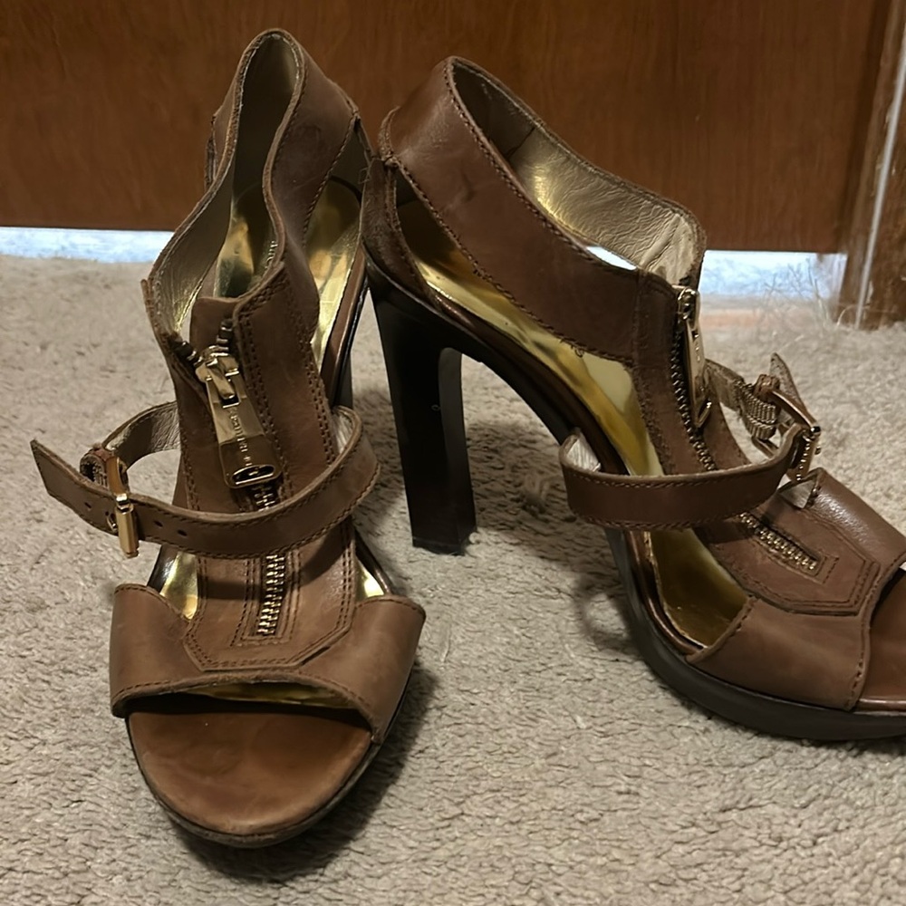 Gorgeous MK heels- brown- size 7